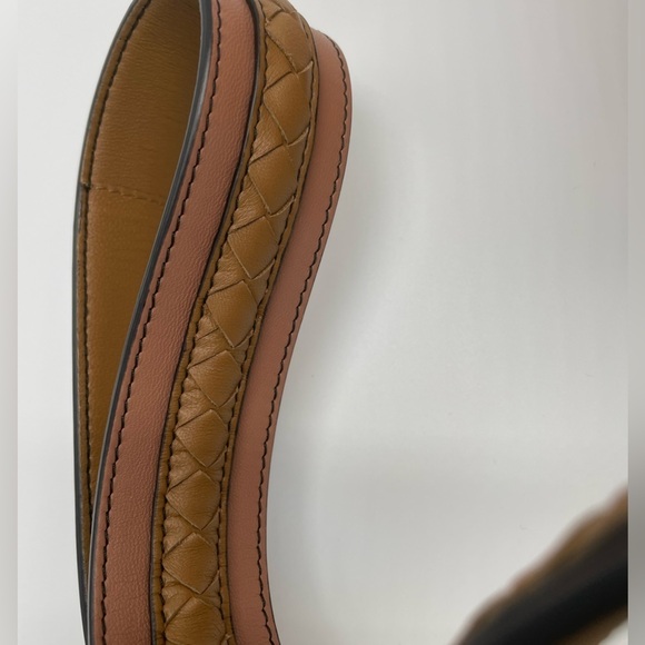 NEW Bottega Veneta Intrecciato Leather Tote and Bottega Veneta Silk Scarf Bundle - Picture 5 of 10